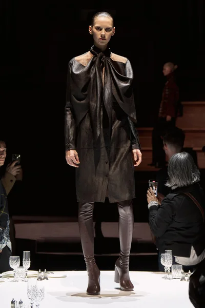Look 34